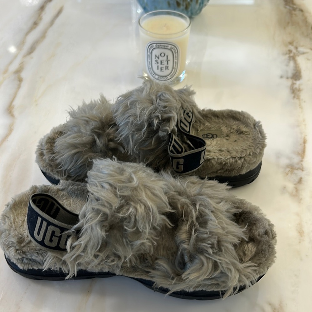 Ugg Sage , green comfy furry shoes